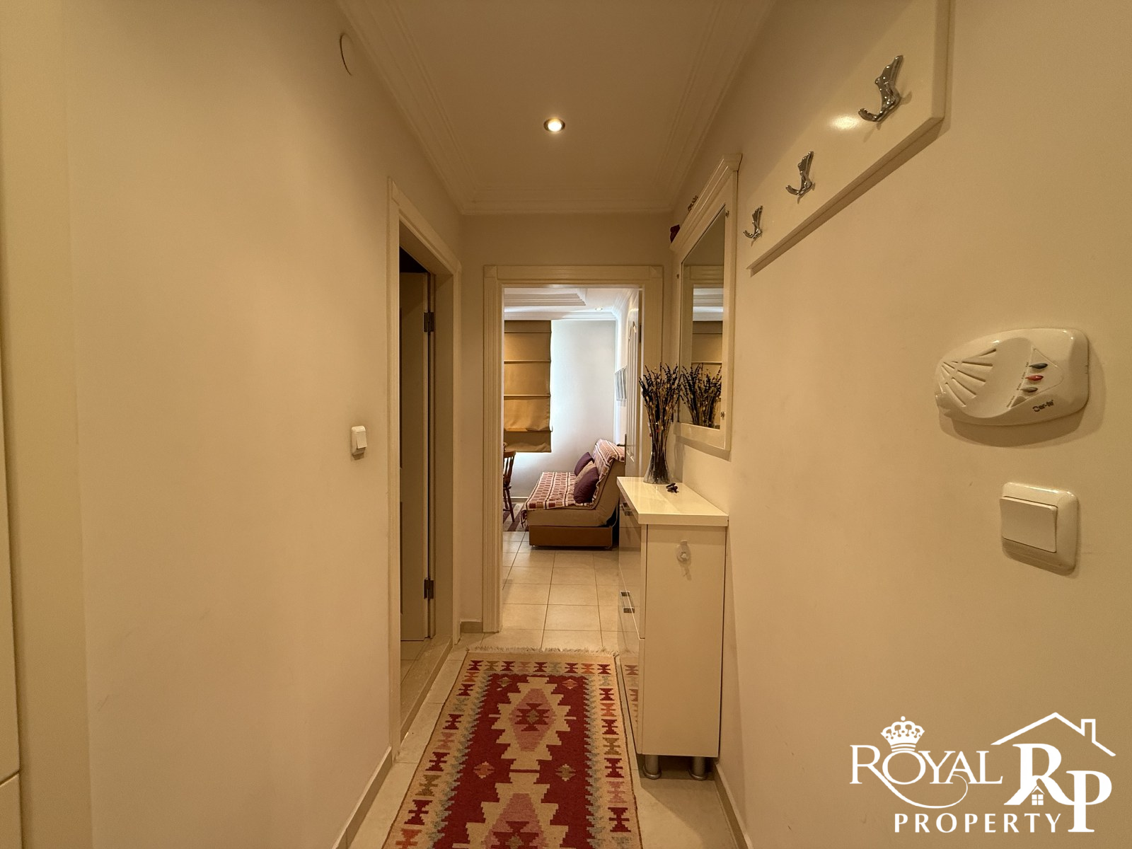 SATILIK 1+1 HAVUZLU SİTE İCERİSİNDE  DENİZE 300 M2 