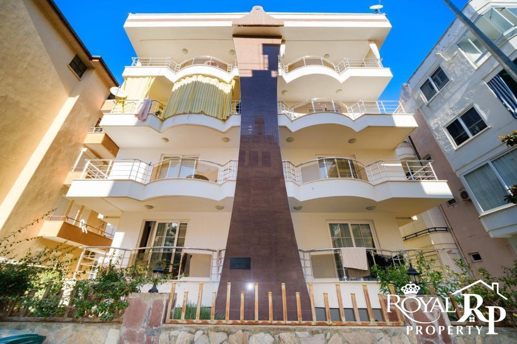 Alanya Merkezde Satılık 4+1 Eşyalı Dubleks Daire