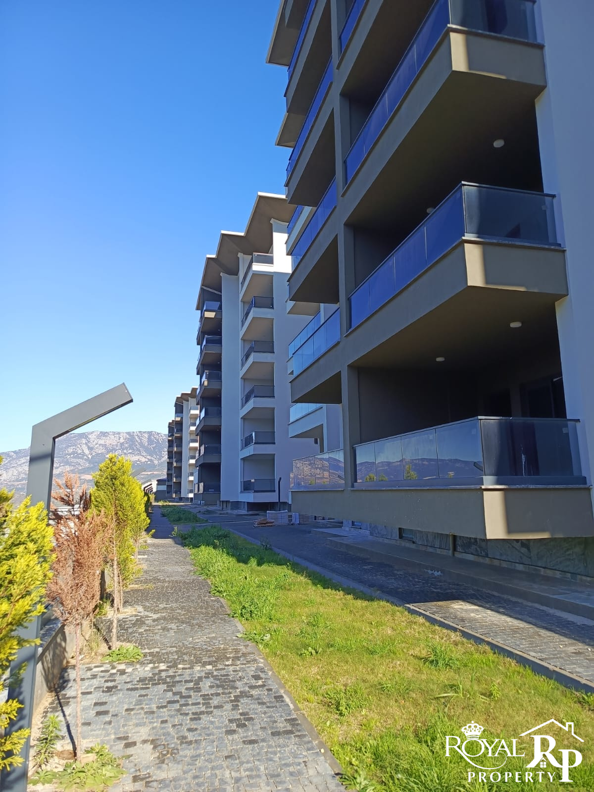   KARGIÇAK MAH. SATILIK  DAİRE OLIMCTY VİLLAR  A BLOK  * 3+1 – 160 m² * 3. Kat   HAVUZLU   * Güneybatı & Doğu Cephe